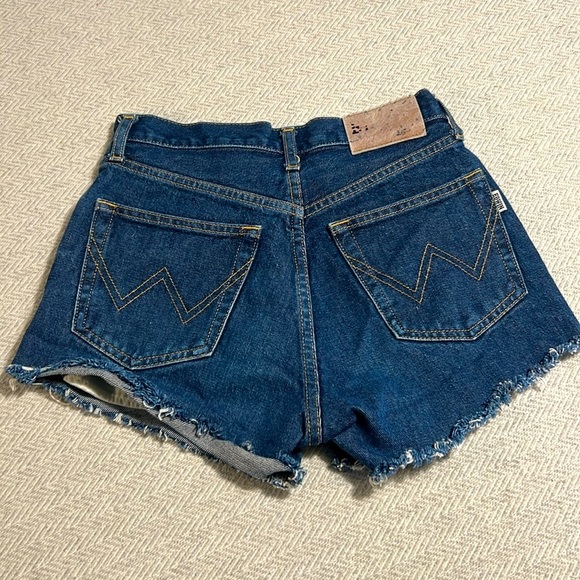 Premium Edwin Jean Shorts.   Edwin Denim cutoffs. Size XS - Picture 1 of 11